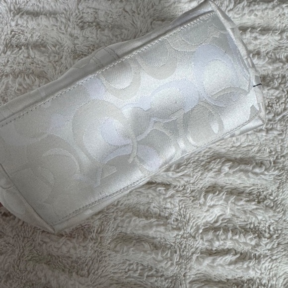 Coach Limited Edition Signature Optic White Cream Monogram Bumble Bee Mini Hobo - Picture 4 of 7